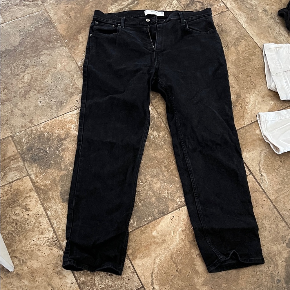 Hollister denim jeans size 36x32 men’s black loose fit.